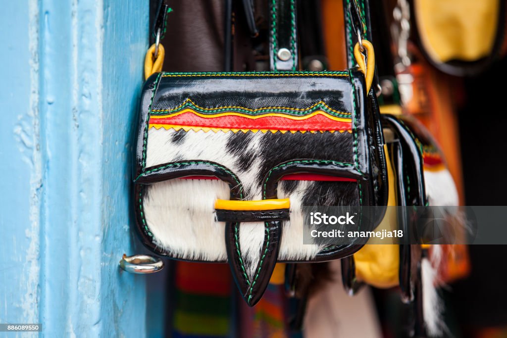 Cartera de cuero tradicional