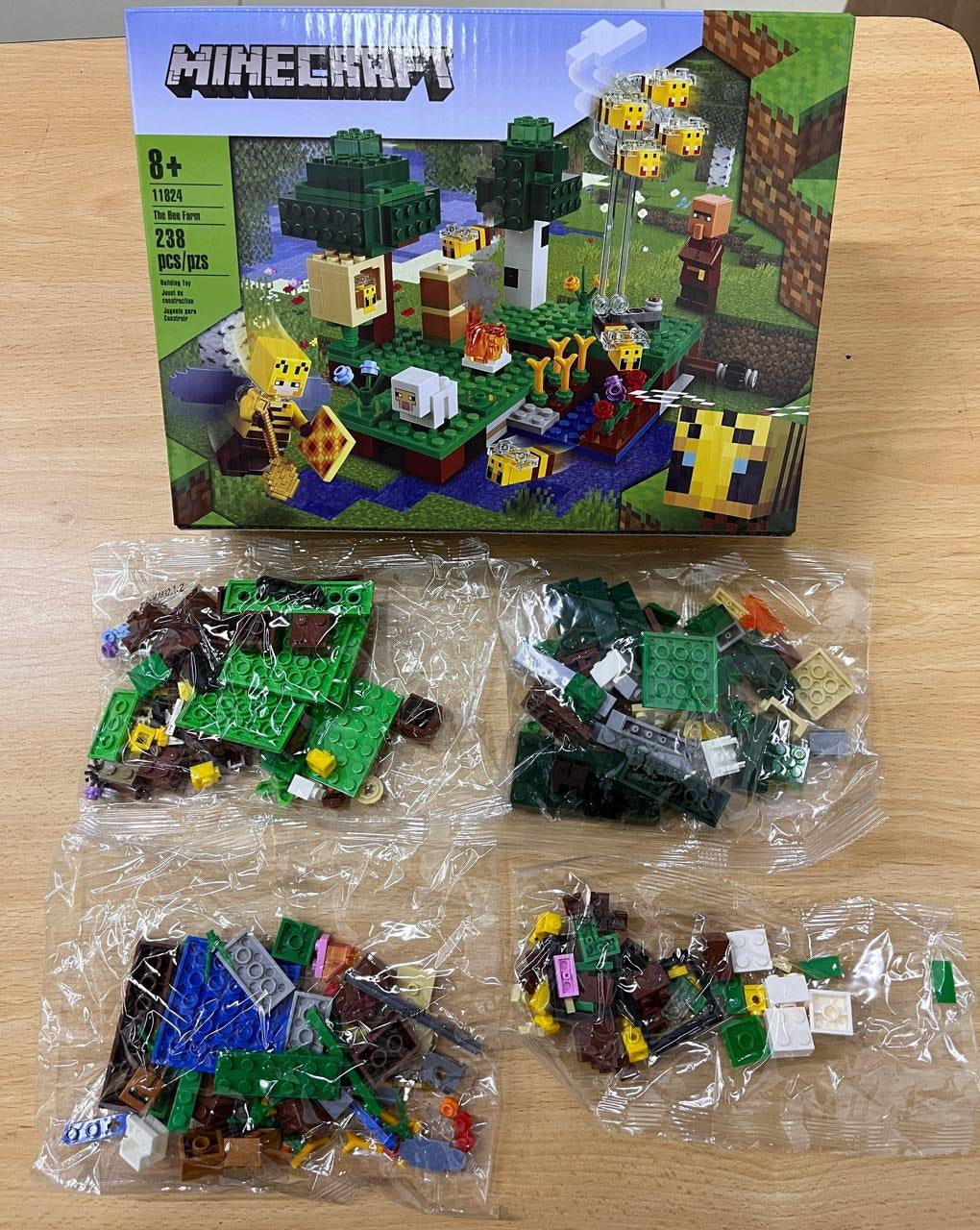 Lego Minecraft La Granja de Abejas 238 Piezas