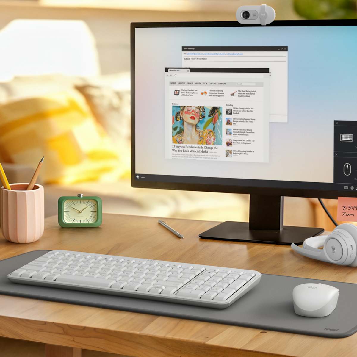 Teclado Logitech K250 blanco en escritorio