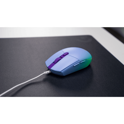 Logitech G203 lila en escritorio