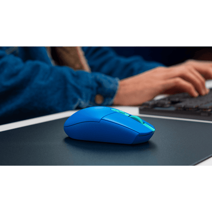 Logitech G305 azul en escritorio