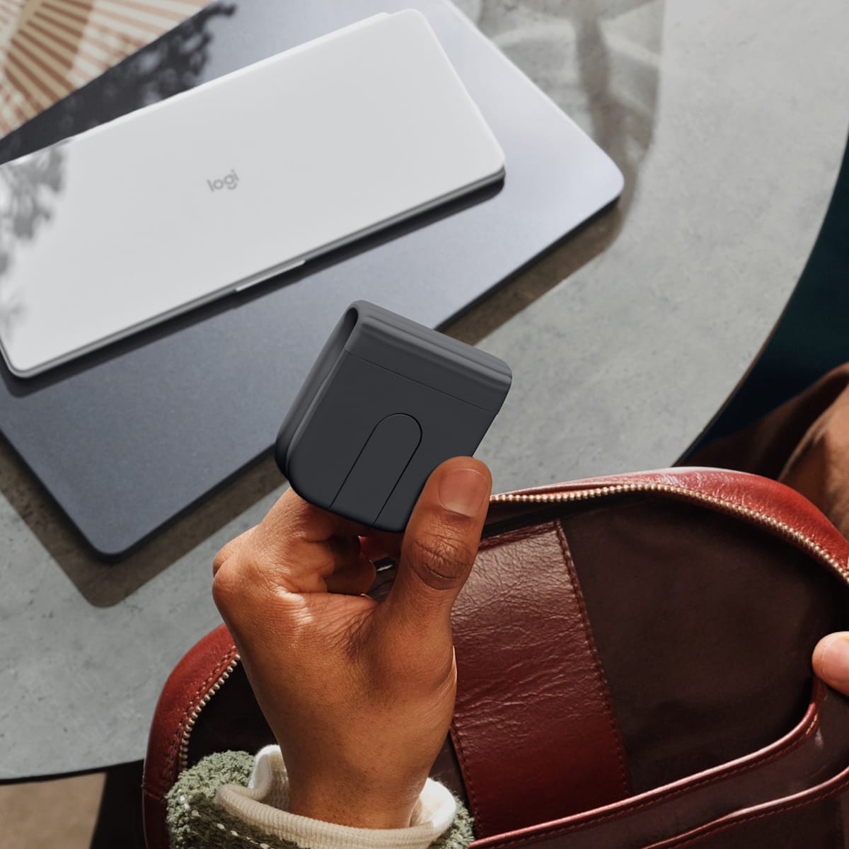 Mouse Logitech Mobi Fold grafito detalle