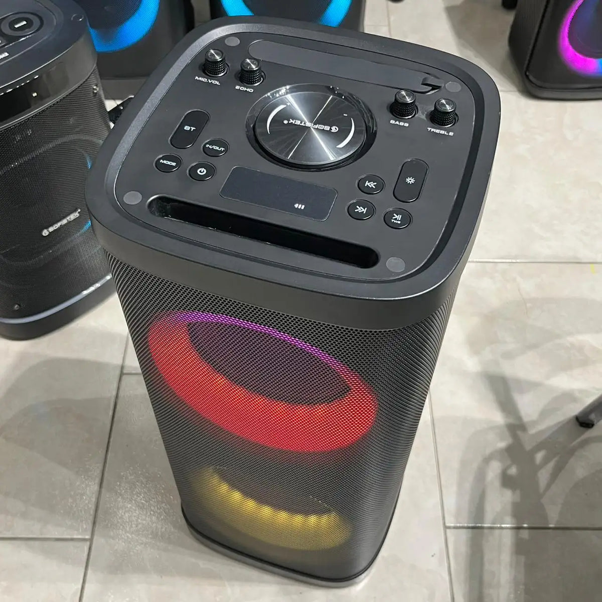 Torre de Sonido Sofistek SK-618 Parlante 2x6.5" con Micrófono Inalámbrico